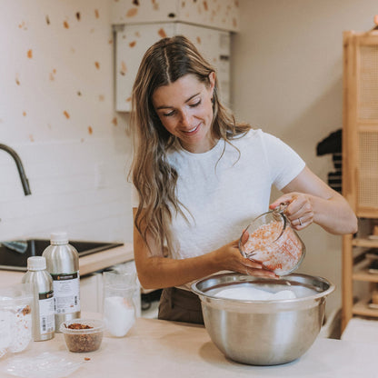Pot en céramique avec sels de bain — Rituel spa floral ou nordique (10 à 11 bains)