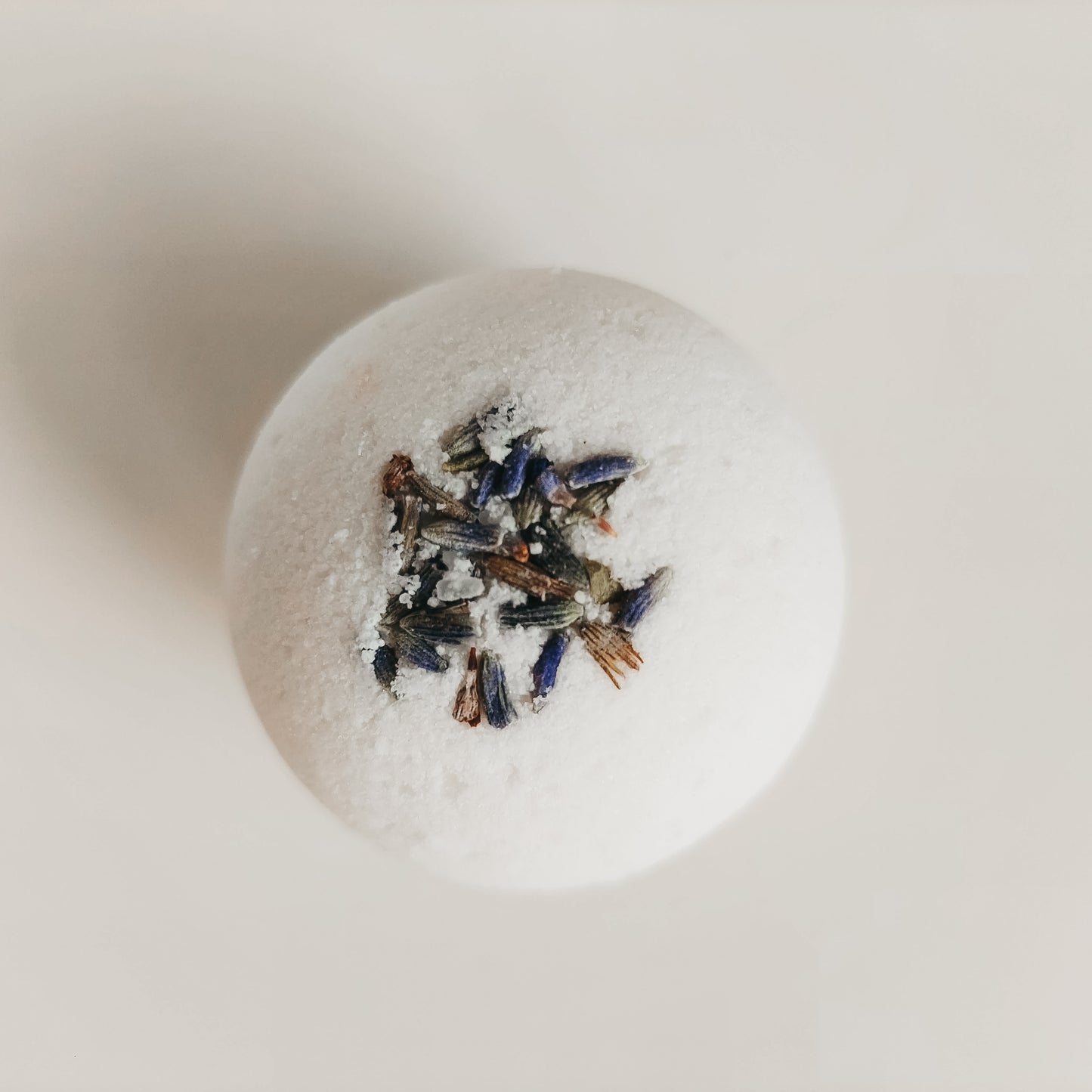 Bombe de bain naturelle artisanale aux huiles essentielles