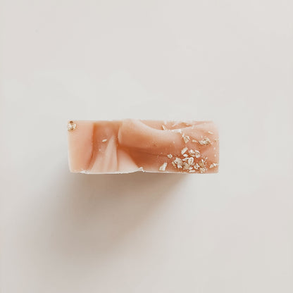 Savon fait à la main Adèle — bois de rose, romarin et citronnelle