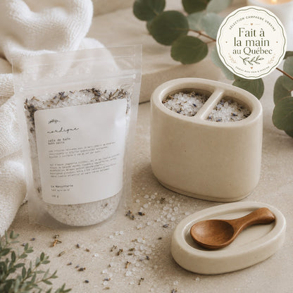 Pot en céramique avec sels de bain — Rituel spa floral ou nordique (10 à 11 bains)