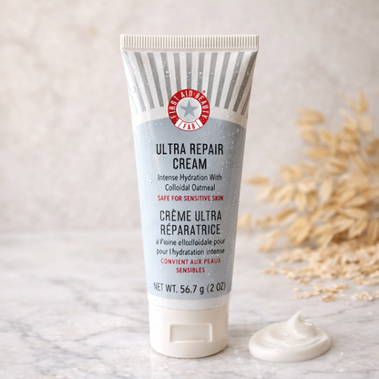 Crème hydratante intense Ultra Repair, pour la réparation de la peau visage et corps – First Aid Beauty.