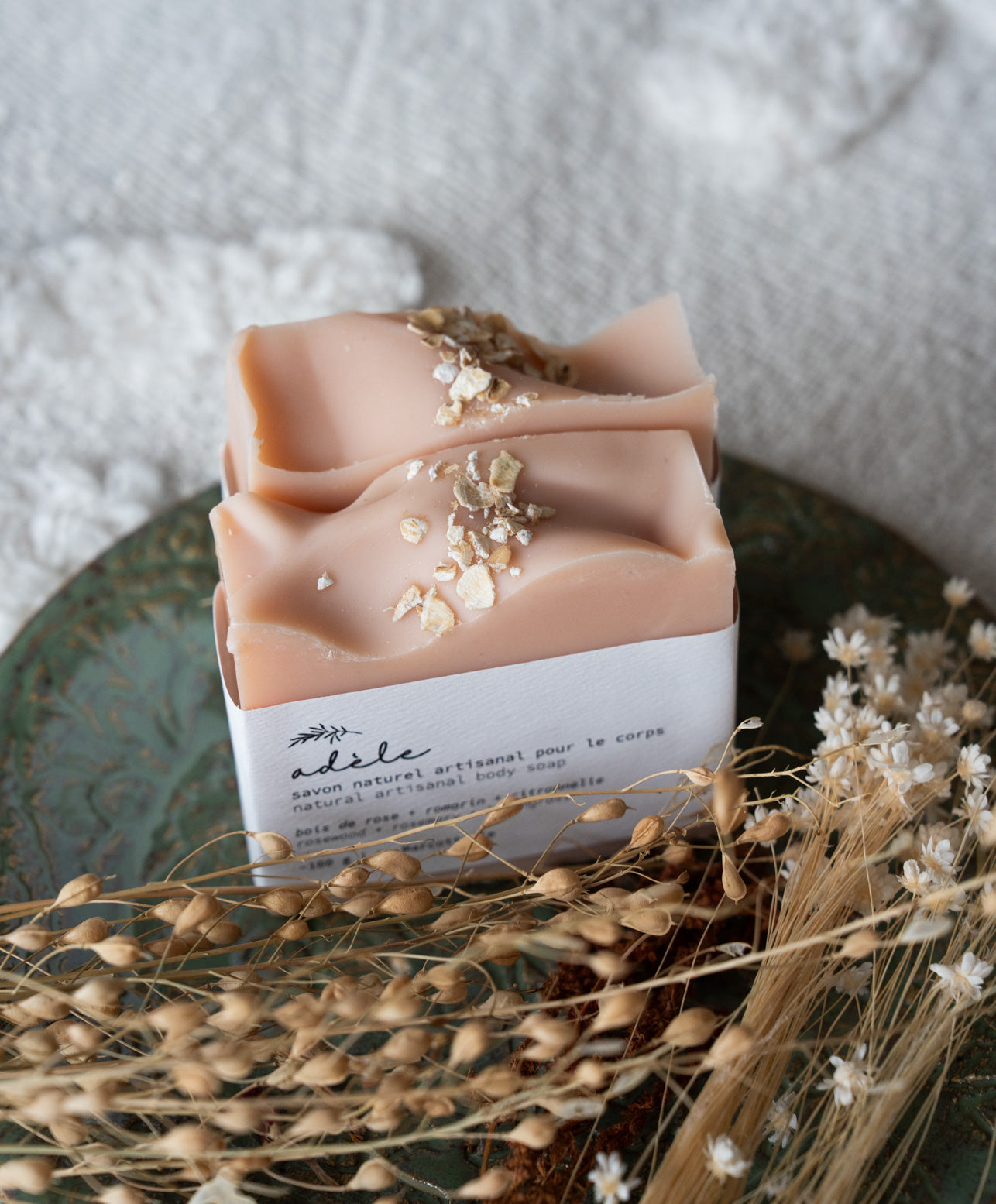 Savon fait à la main Adèle — bois de rose, romarin et citronnelle