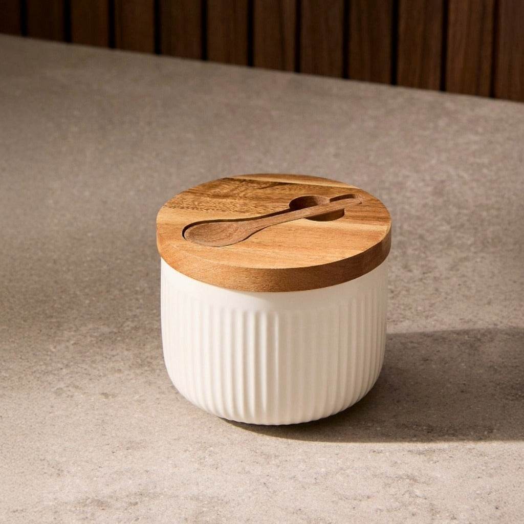 Pot à sel en porcelaine et bois avec cuillère